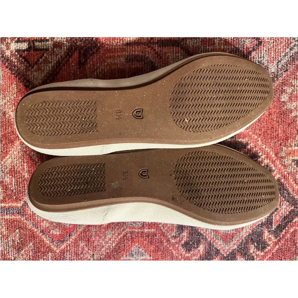 Rothy's Ivory Flats the Petal 8.5 flower - Picture 4 of 4